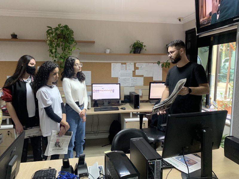 Estudantes da escola estadual Dom Miguel Kruse visitam a redação da Gazeta