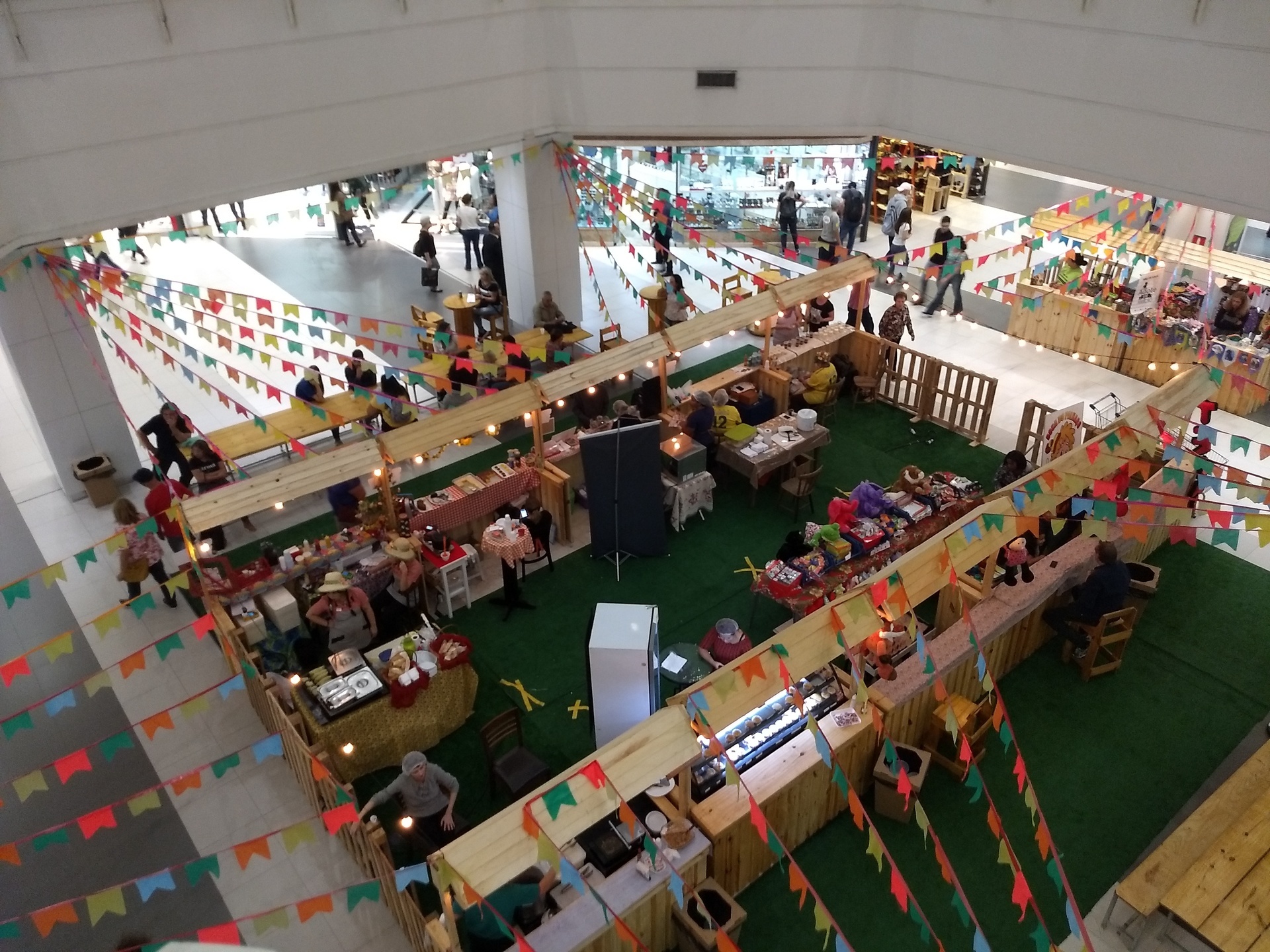 A festa junina do Butantã Shopping é opção para famílias com crianças pequenas