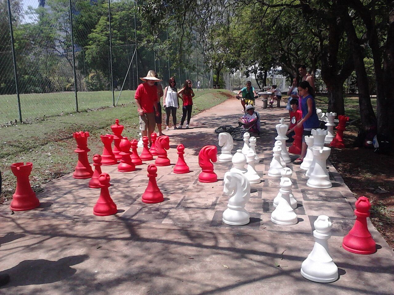 Xadrez gigante é uma das atrações do Parque do Povo