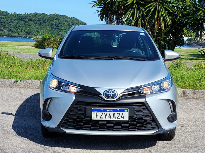Com o fim da oferta do Etios para o mercado brasileiro, o Yaris assumiu o posto de "carro de entrada" da marca japonesa - Fotos: Luiza Kreitlon/AutoMotrix