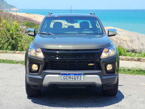 A versão de inspiração "western" da S10 se distancia bastante daqueles veículos rústicos com caçamba de outrora - Fotos: Luiza Kreitlon/AutoMotrix