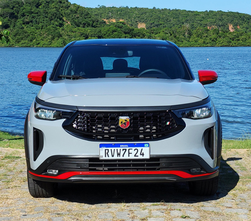O escorpião é o símbolo da preparadora de modelos esportivos da Fiat - Fotos: Luiza Kreitlon/AutoMotrix
