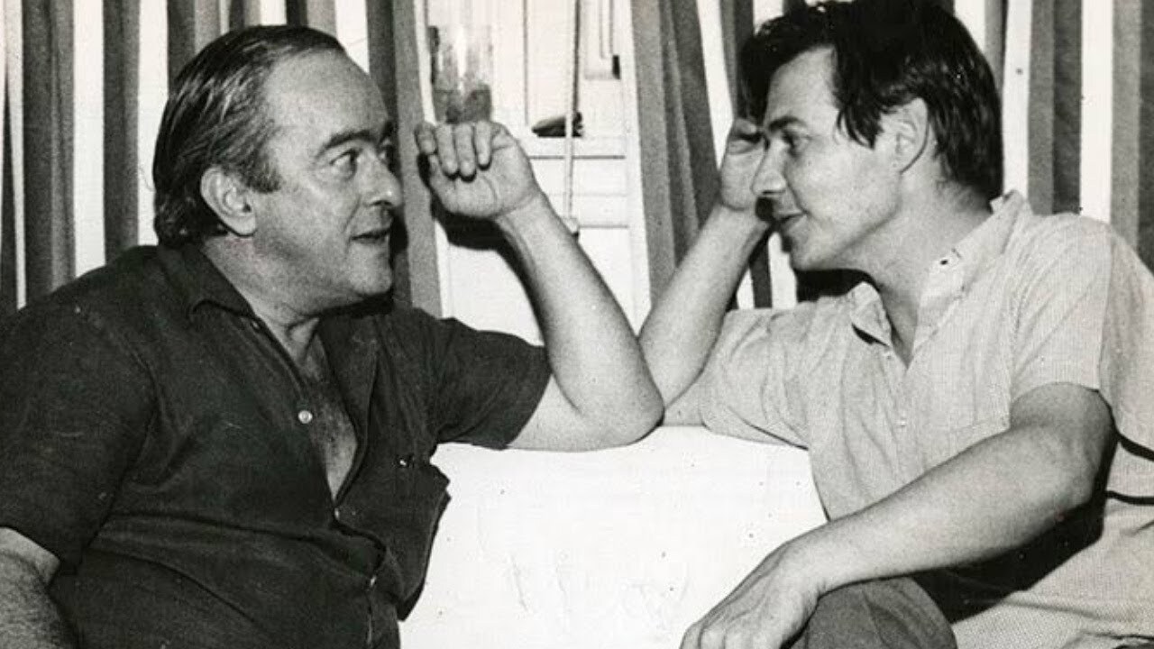 Tom Jobim e Vinícius de Moraes, compositores de Garota de Ipanema