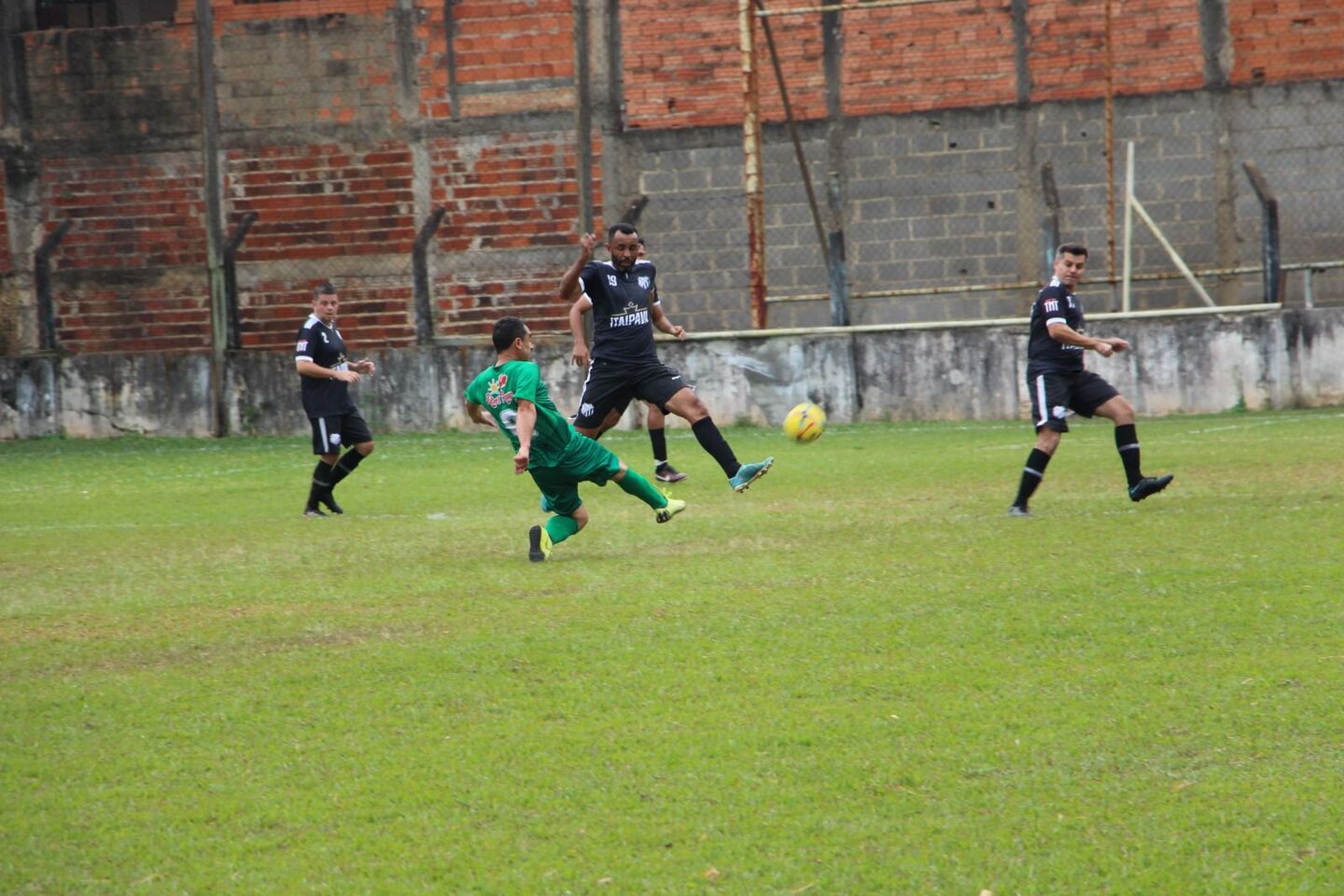 Na manhã deste domingo (28) aconteceu a terceira rodada da Taça João Rubini de Futebol Veterano Categoria Quarentão/ Divulgação PMPF