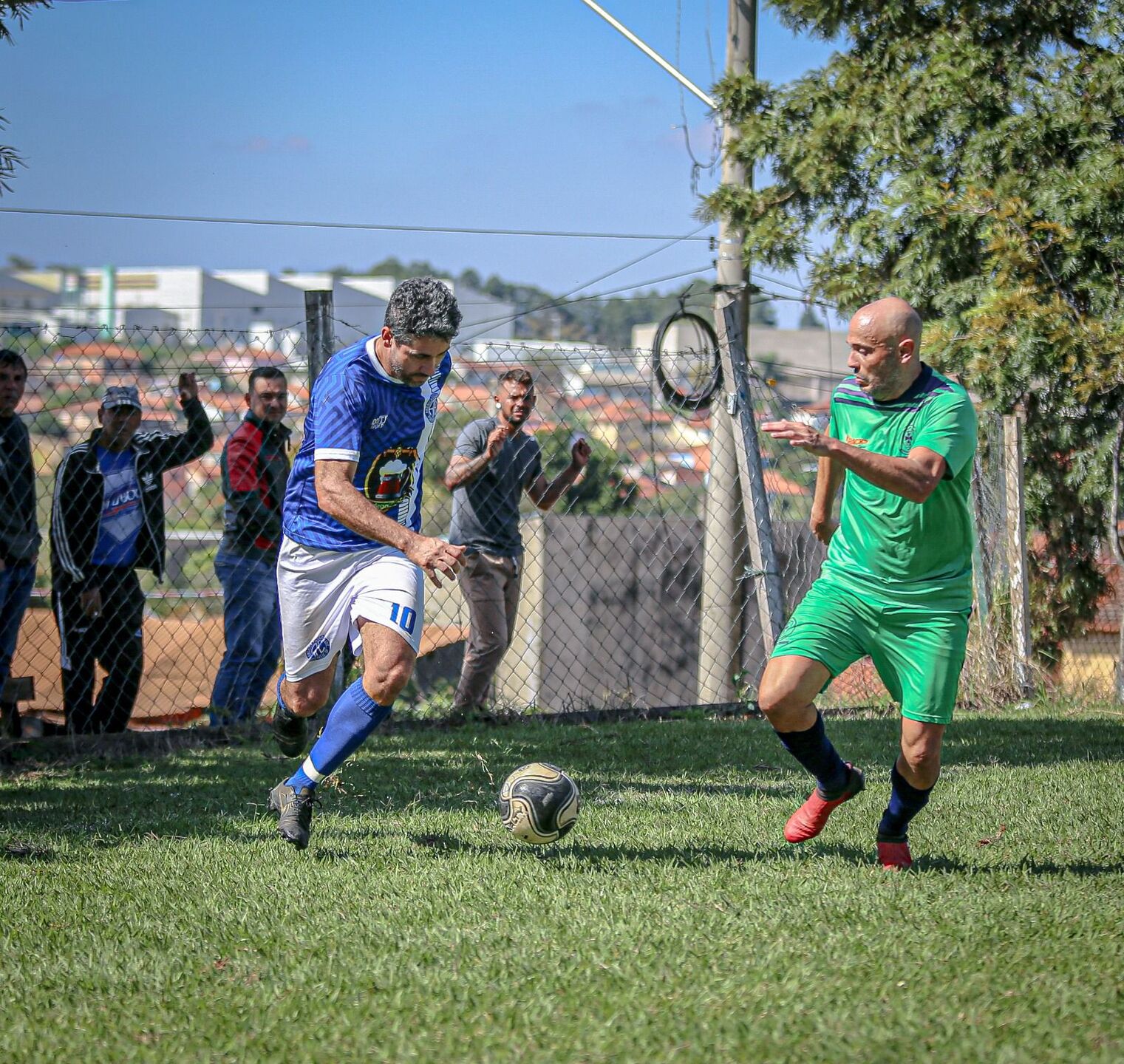 Na manhã deste domingo (18) aconteceu, no campo do América, mais uma rodada da 2ª fase da Taça João Rubini de Futebol Veterano Categoria Quarentão, em Porto Feliz/ Honae Pereira