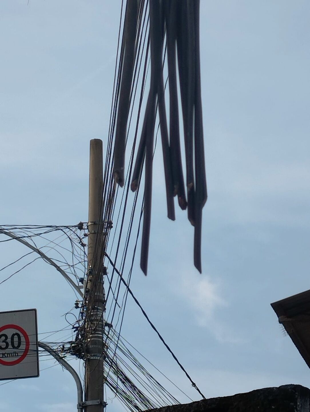 A Prefeitura de Taboão da Serra, na Grande São Paulo, abriu mais de 15 boletins de ocorrência e solicitou ao Ministério Público (MP) que investigue o roubo e furtos de cabos elétricos e semafóricos da cidade