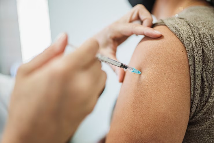 Imunizante é indicado em dose única para meninos e meninas de nove a 14 anos de idade e para adolescentes de 15 a 19 anos que não foram vacinados na idade recomendada