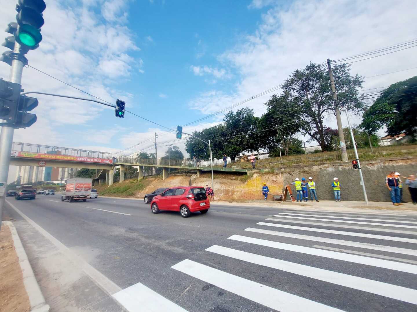 A Prefeitura de Taboão da Serra, na região sudoeste da Grande São Paulo, iniciou a operação do 2º complexo semafórico da avenida Aprígio Bezerra da Silva.