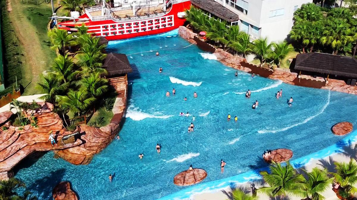 Águas de São Pedro é o segundo menor município do Brasil, com apenas 3,6 km². Conhecida por suas propriedades terapêuticas, o local atrai visitantes de todos os lados. Além disso, o local atrai visitantes para o Water Park, um parque aquático com águas naturais. / Foto: Divulgação