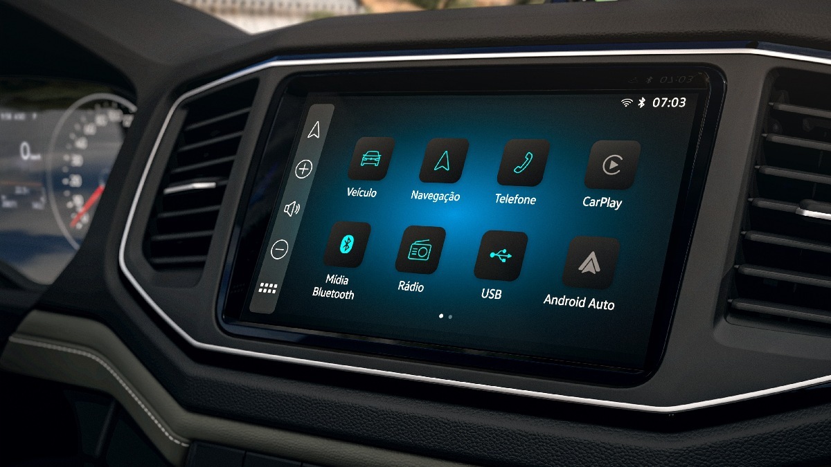 A nova central multimídia "Composition Touch" com tela de 9 polegadas sensível ao toque conta com conexão Apple CarPlay e Android Auto (por cabo) e traz navegação nativa. /Divulgação