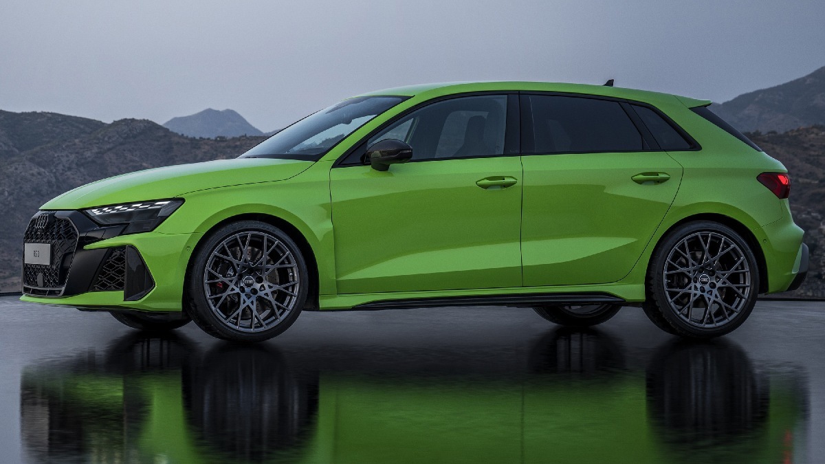 Os preços do RS 3 Sportback se iniciam em 66 mil euros (cerca de R$ 405 mil), com o sedã partindo de 68 mil euros (quase R$ 420 mil) Divulgação