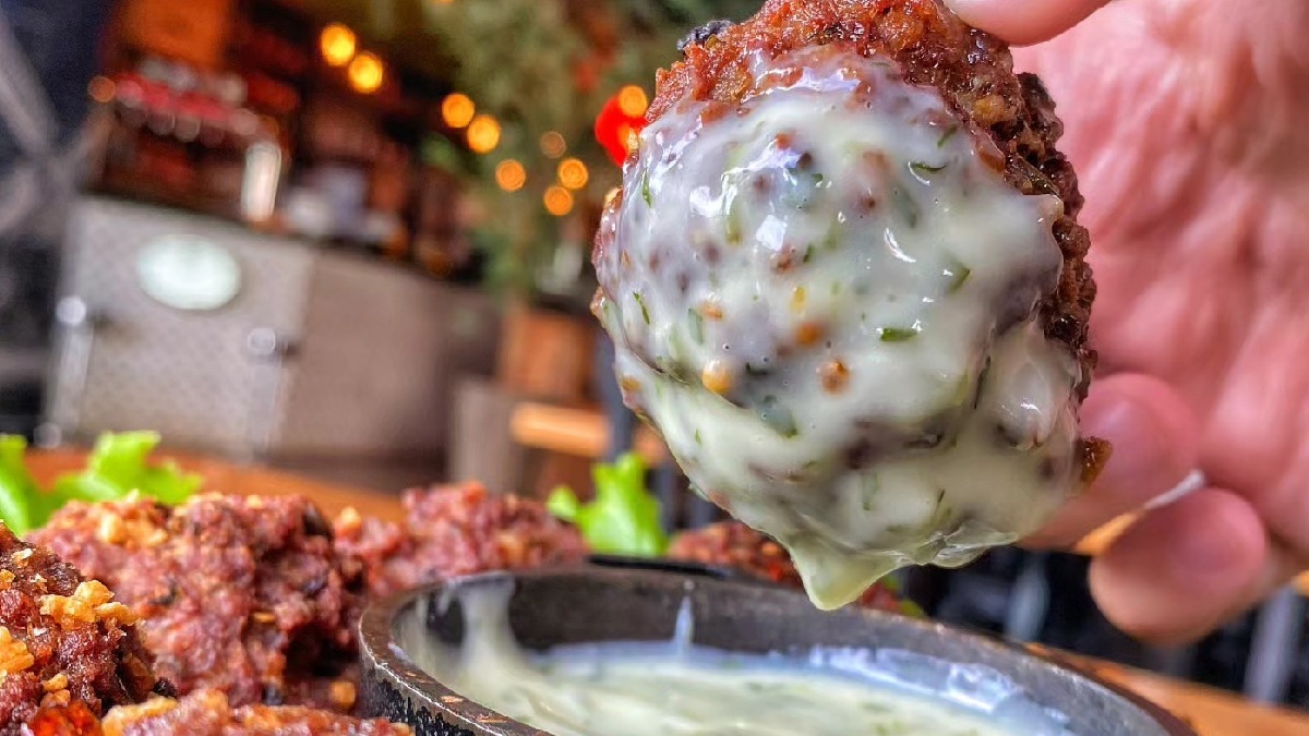 Bolinho de carne é um dos clássicos oferecidos pelo boteco Foto: Reprodução/Facebook