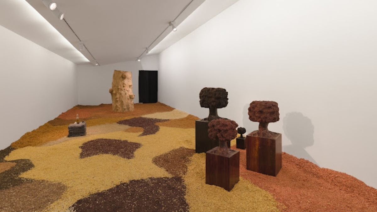 A Galeria Millan, fundada em 1986, é uma importante instituição no cenário artístico nacional e internacional. Com sede em dois espaços na Rua Fradique Coutinho, em São Paulo, a galeria se destaca por seu trabalho com artistas contemporâneos e por seu papel na preservação e promoção da produção artística. / Foto: Divulgação/Millan
