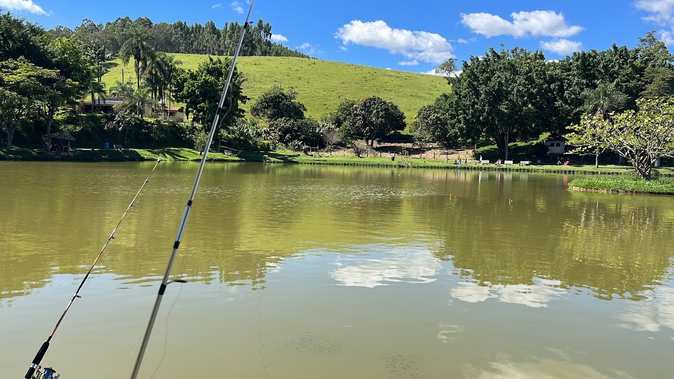 Para quem prefere uma atração mais tranquila e para relaxar, como uma boa pescaria, Socorro possui alguns pesqueiros com infraestrutura para a pesca esportiva e restaurantes, entre eles o Pesqueiro Nene Oliani - (Foto: Marcio Miguel Felder)