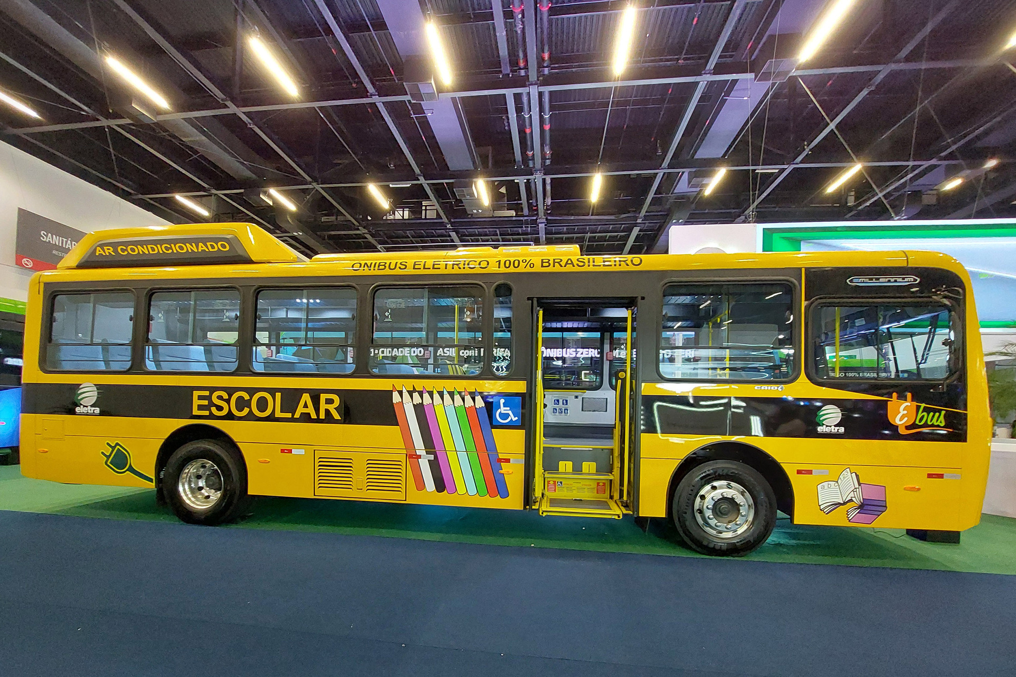Ônibus Eletra Escolar Elétrico Piso Alto/Divulgação