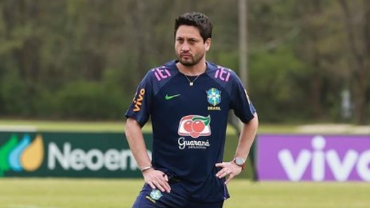 Arthur Elias, ex-técnico do Corinthians e atual treinador de Seleção Brasileira Feminina, concorre ao prêmio de Melhor Treinador do Ano no Feminino /Reprodução/Redes sociais
