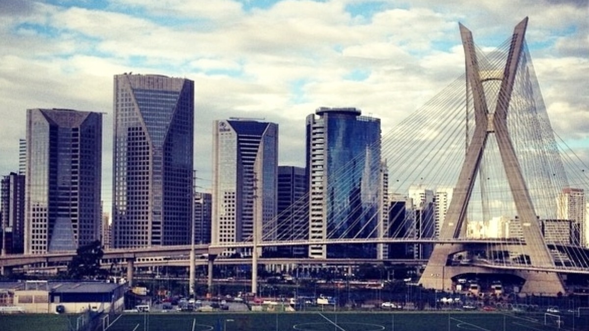 4. O Centro Empresarial Nações Unidas foi concluída em 1999, e tem uma área de 272.858 m² e 158 metros de altura. Foto: Wikimedia Commons