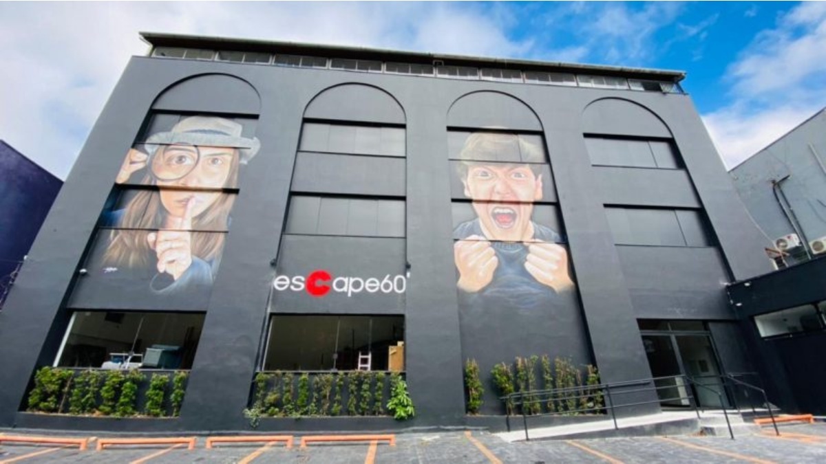 O Escape 60 é uma popular atração de escape rooms em São Paulo, oferecendo experiências imersivas com diversas temáticas e níveis de dificuldade. Com cenários elaborados e narrativas intrigantes, o Escape 60 se destaca pelo atendimento e qualidade das experiências. É uma ótima opção para quem busca diversão e adrenalina! Foto: Divulgação