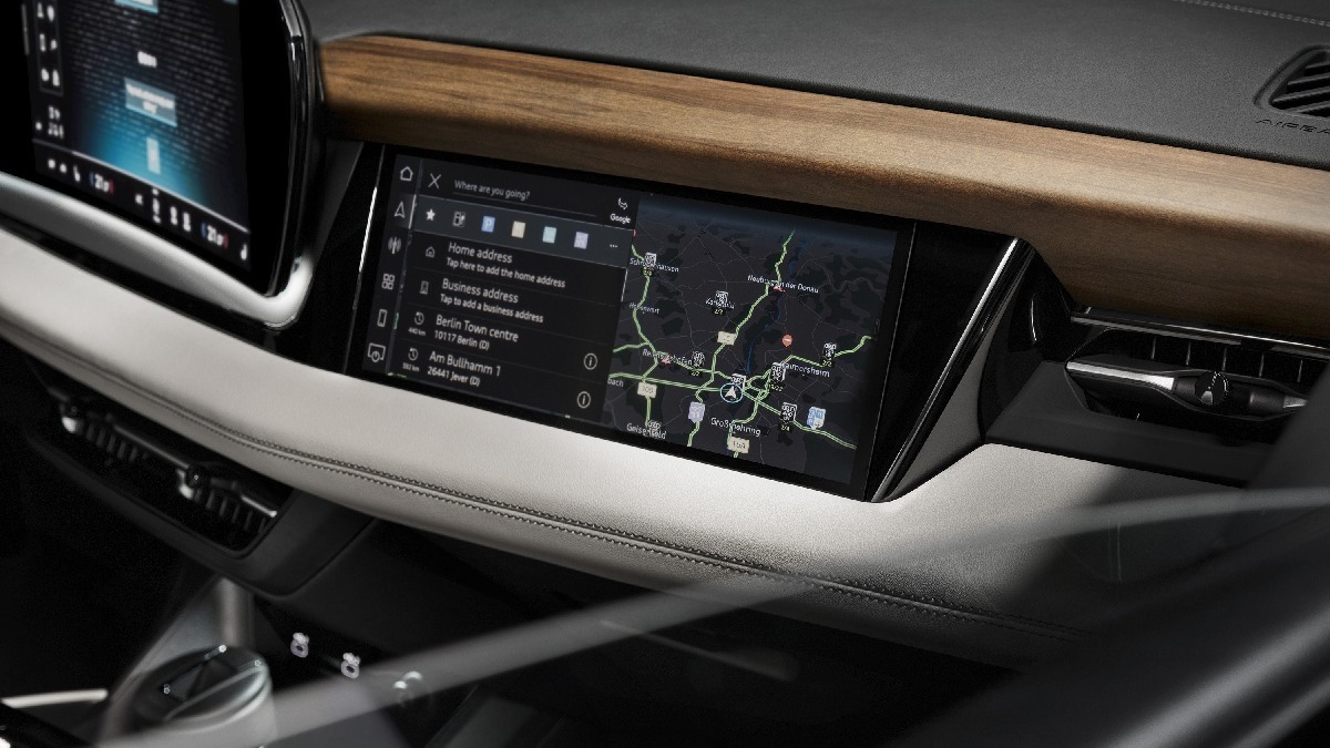 Nos itens de tecnologia, há airbags dianteiros, laterais e de cortina, Audi Drive Select, assistente de troca de faixa e câmeras "top-view" de 360 graus Fotos: divulgação