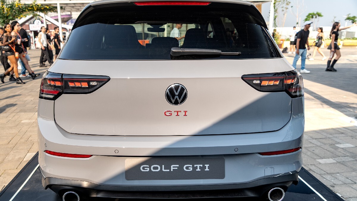 O carro foi projetado pelo italiano Giorgetto Giugiaro, que criou as colunas "C" (as traseiras) largas