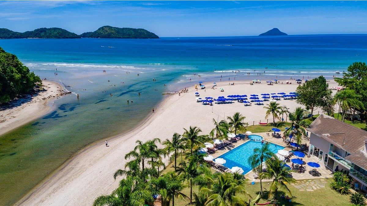 Para quem prefere um clima de praia, Juquehy, no litoral de São Paulo, é uma excelente opção. Com uma extensa faixa de areia, mar calmo e uma infraestrutura completa, Juquehy é ideal para famílias. Foto: Gerencia/Tripadvisor