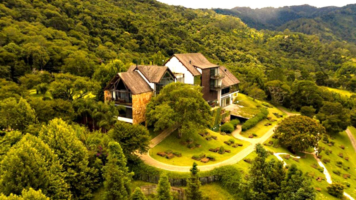 2. Botanique Hotel Experience - Campos do Jordão: Com a pontuação de 93,81 e a 12ª posição entre os melhores da América Latina, o Botanique Hotel Experience foi eleito o segundo melhor hotel do estado de São Paulo, sendo o melhor do interior paulista. O valor da estadia também varia conforme o quarto e data escolhida, sendo a opção mais barata custando por volta de R$ 3.200 uma noite - (Divulgação)