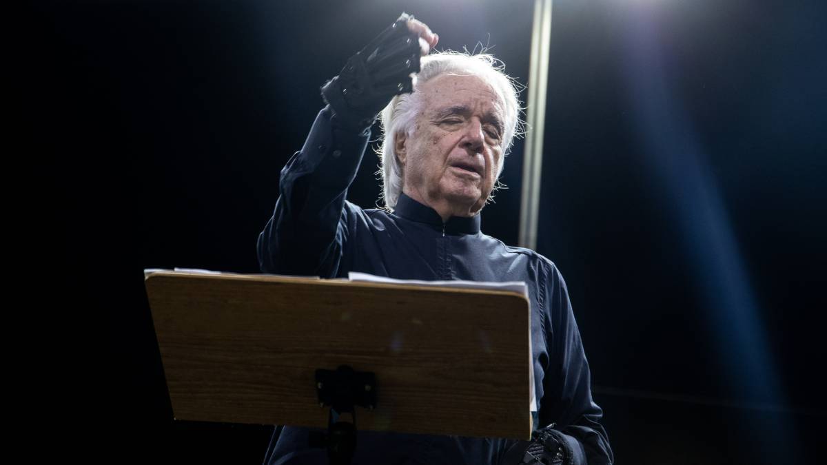 O concerto gratuito 'Na Roda com o Maestro - Uma Homenagem a Johann Sebastian Bach', com a Camerata Bachiana e sob a regência do maestro e pianista João Carlos Martins, será na sexta-feira (18/10), às 20h. Foto: D'Color Produções Culturais/Divulgação