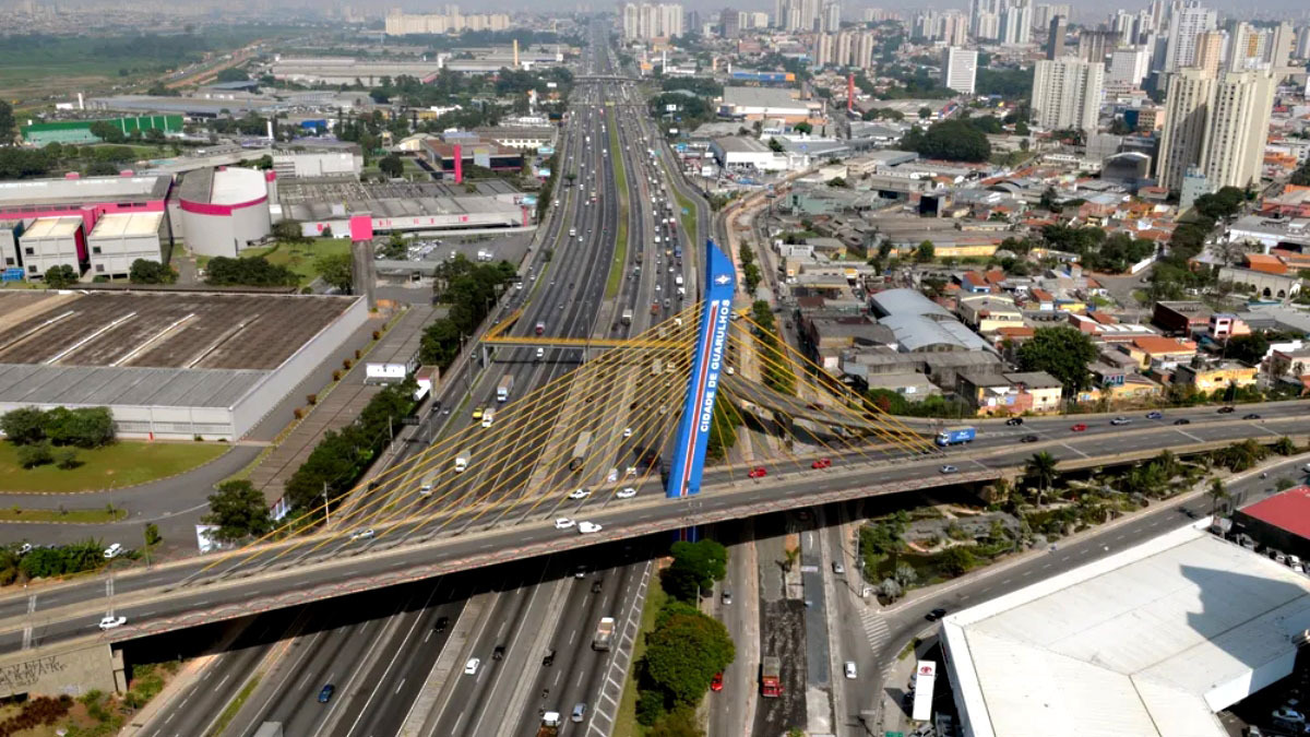 3. Guarulhos R$ 77,37 bilhões: A segunda cidade mais populosa de São Paulo, Guarulhos  possui um PIB de R$ 77,37 bilhões, sendo uma das mais importantes do estado de São Paulo. O Aeroporto Internacional de Guarulhos é um dos pontos mais conhecidos do local, possuindo um papel fundamental no desenvolvimento da cidade - (Márcio Lino/PMG)