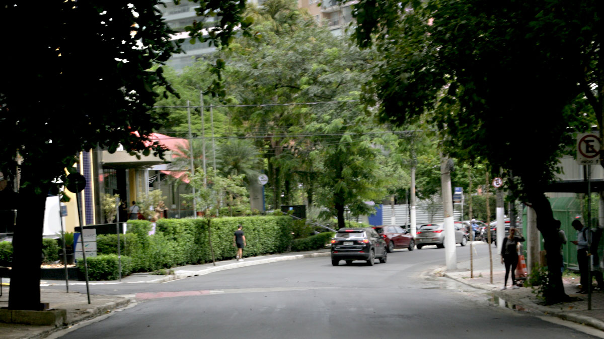 Recapeamento asfaltico rua Juriti Moema sem ciclovia