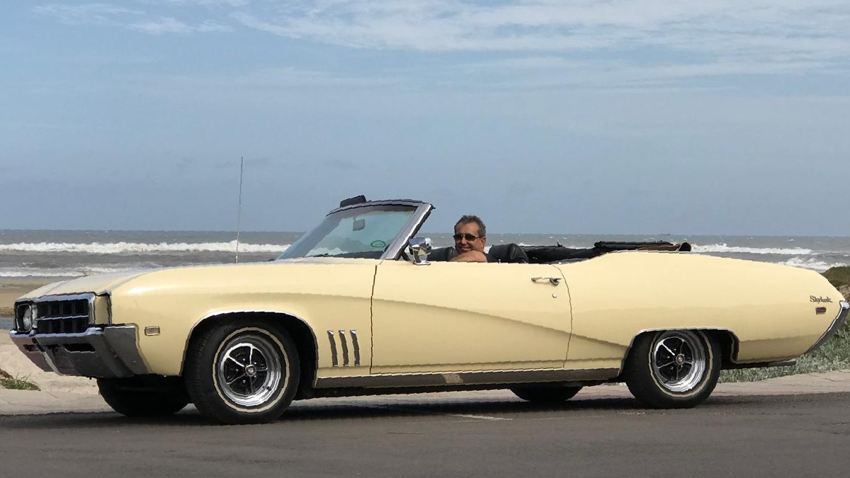 Buick Skylark 1969 é um conversível equipado com motor V8 5.7 de 280 cv de potência. Foto: Divulgação