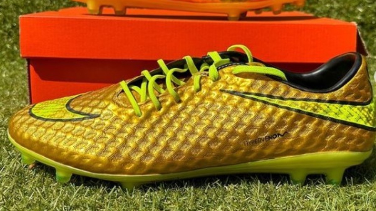 Modelo dourado da Hypervenom foi usado por Neymar na Copa do Mundo de 2014 /Foto: Reprodução/Redes sociais
