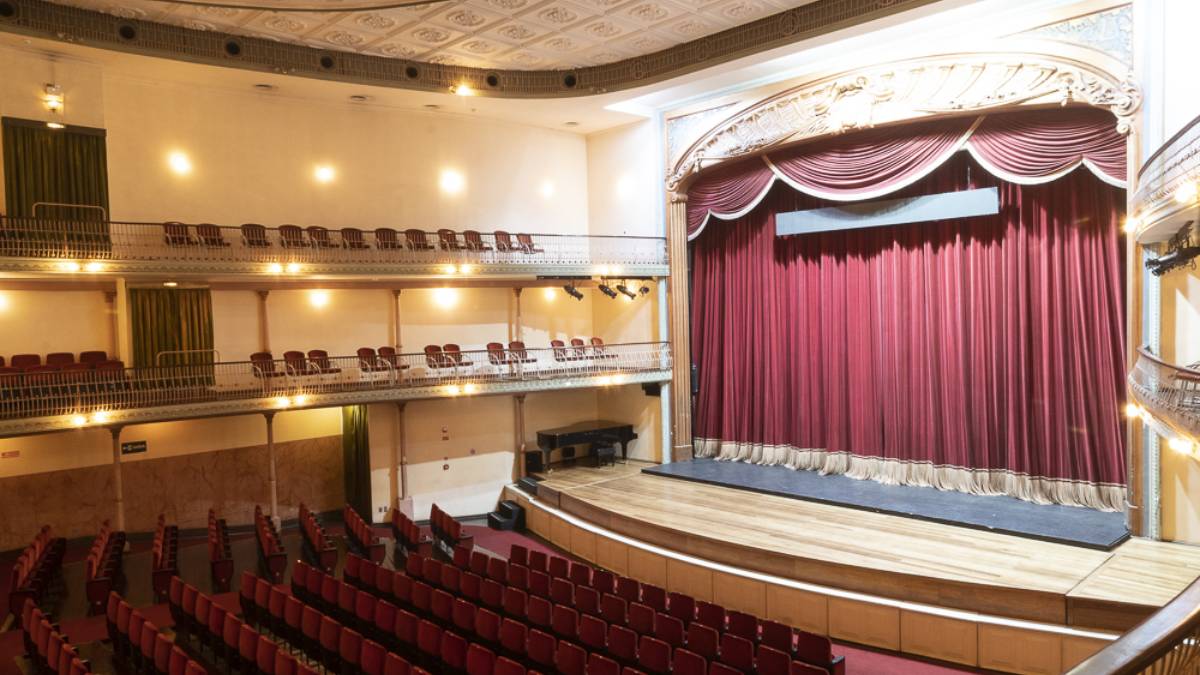 Com direção musical de Ira Levin, à frente da Orquestra do Theatro São Pedro, e Pablo Maritano na direção cênica, a montagem inédita mescla o mundo medieval fantástico com elementos contemporâneos e ambiguidades, reforçando a potência criativa e inventiva da obra de Rossini, um mestre do gênero operístico. Foto: Heloisa Bortz/Divulgação