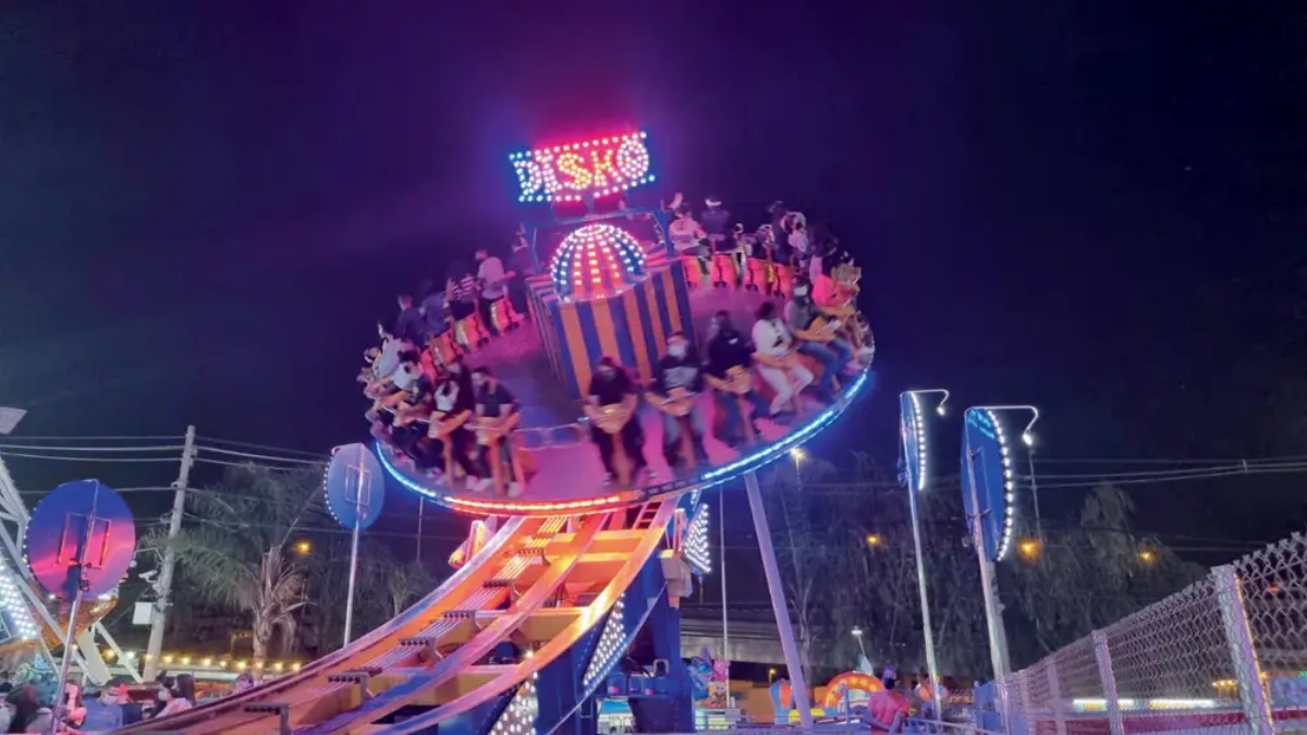 Para quem prefere mais adrenalina, é possível curtir a montanha-russa, disko e o crazy-dance, opções de brinquedos com uma dose a mais de emoção - (Divulgação/Parque Marisa)