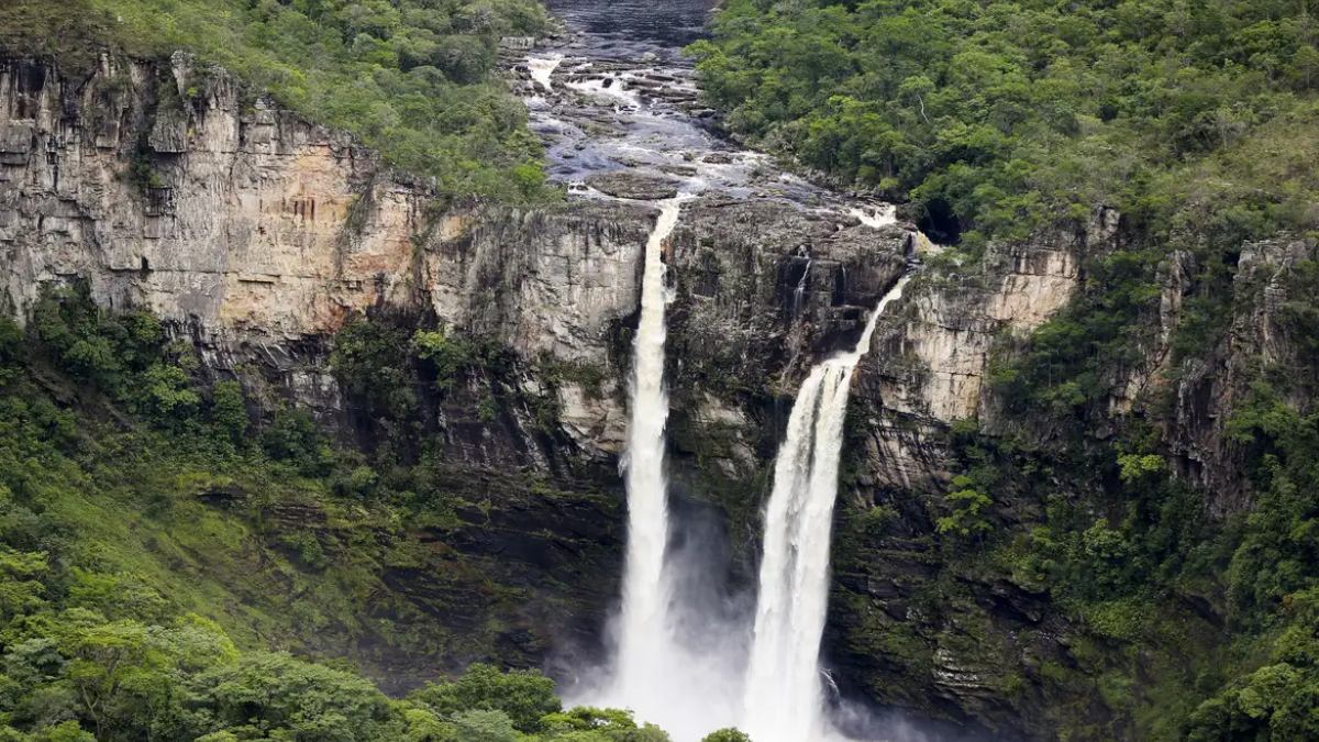 O Parque Nacional da Chapada dos Veadeiros está aberto diariamente. A entrada a pé pelas trilhas ocorre das 8h às 12h, enquanto o acesso com transporte interno é das 9h às 16h. Foto: Marcelo Camargo/Agência Brasil