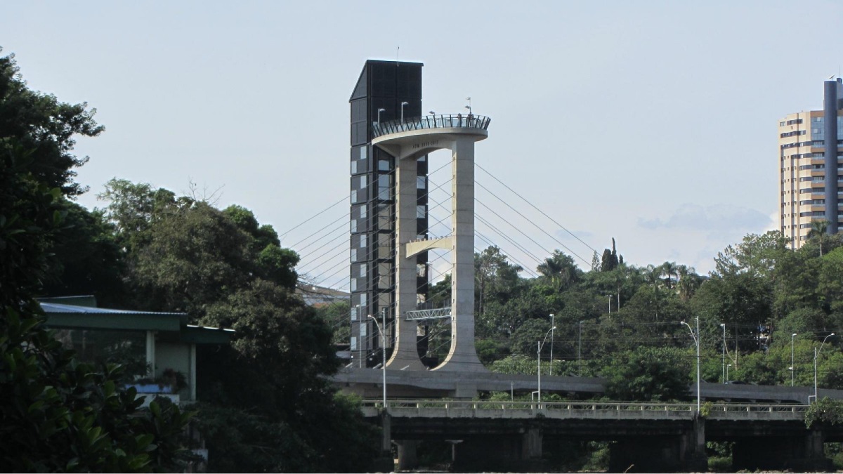 Piracicaba é também um destino de turismo ecológico e cultural, com belos espaços naturais. Um exemplo disso é o Parque do Mirante, situado às margens do rio Piracicaba, oferece vistas deslumbrantes do famoso Salto do Rio Piracicaba, uma queda d'água de aproximadamente 5 metros de altura. Foto: Marcelo M / Tripadvisor