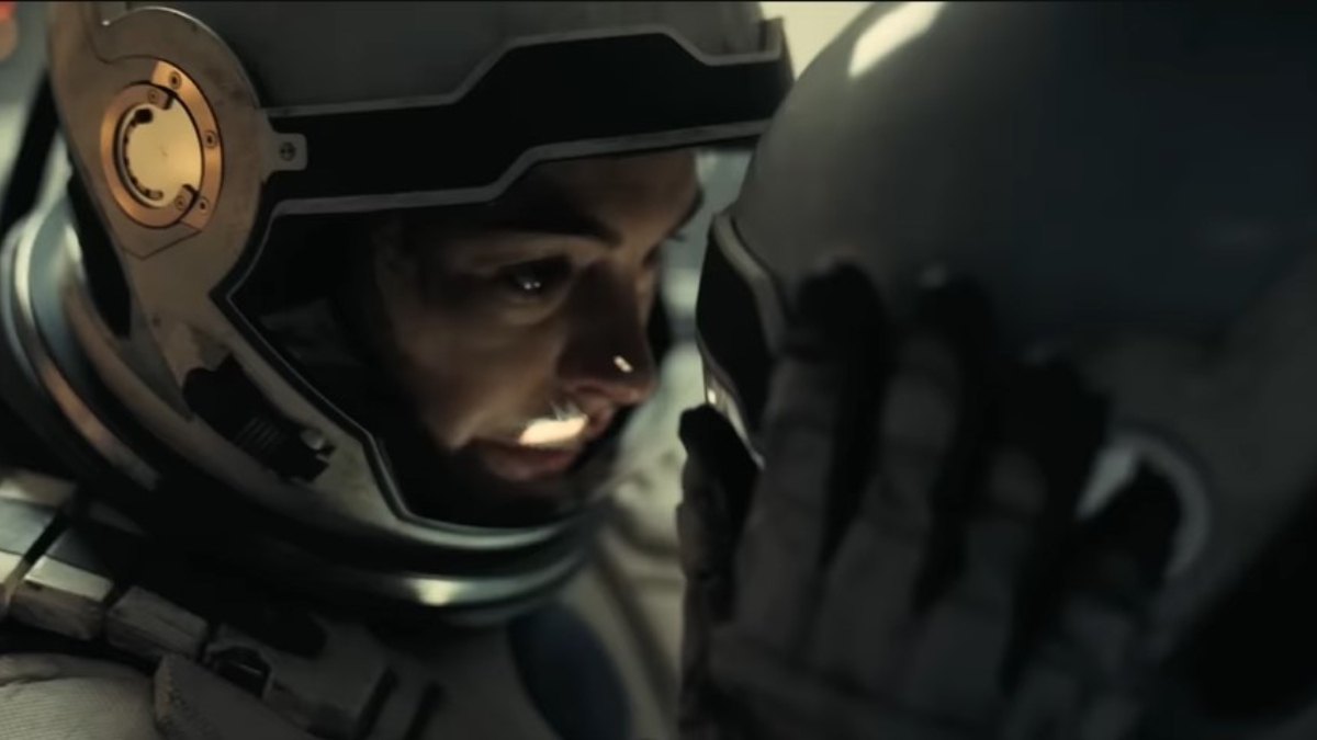 Interestelar explora, então, não só os limites da física e da ciência, mas também as forças emocionais que impulsionam os personagens. Foto: Reprodução / Warner Bros