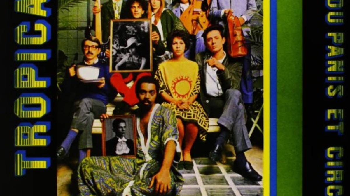 2) Tropicália ou Panis et Circencis - Vários (1968, Philips). Assim como "Secos e Molhados" e "Construção", Panis et Circencis foi muito mais do que um álbum de músicas, se revelando mais um instrumento de resistência e transgressão frente à ditadura.