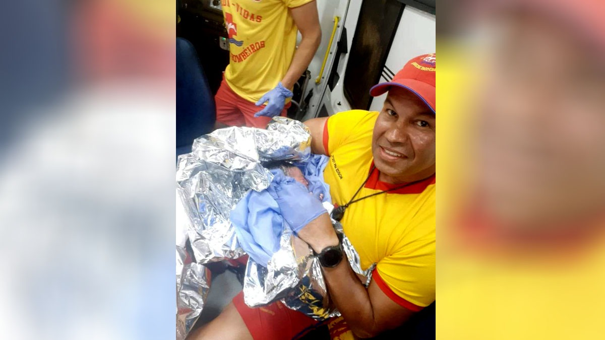Equipe conseguiu estabilizar mãe e bebê, que foram levados à Unidade de Pronto Atendimento (UPA) de Peruíbe. Divulgação/Grupamento de Bombeiros Marítimo