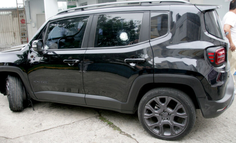 Carro do prefeito Aprígio foi alvo de atentado em outubro; tiros de fuzil foram disparados contra o veículo. Foto: Thiago Neme/Gazeta de S.Paulo
