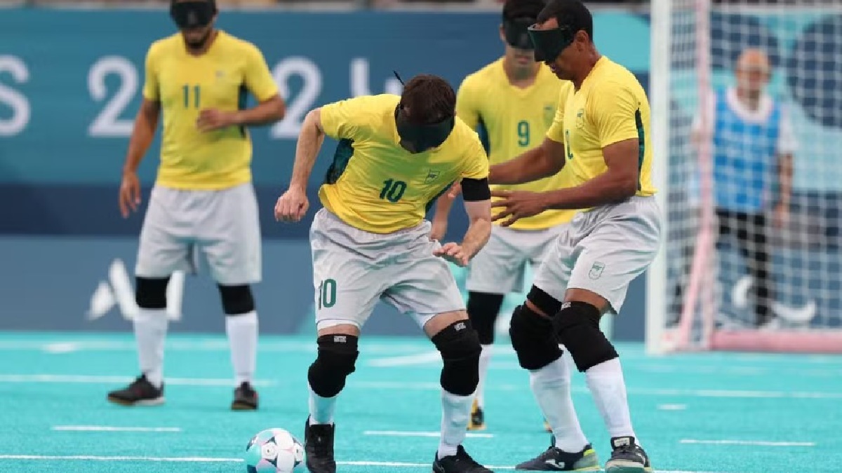 1Brasil garantiu uma inédita medalha de prata no futebol de cegos das Paralimpíadas de Paris 2024. /Alexandre Schneider/CPB
