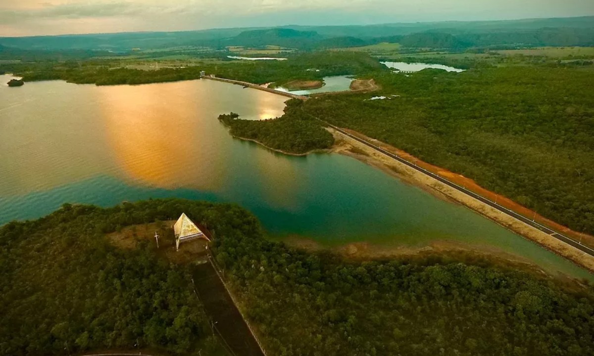 Mesmo sendo uma cidade pequena e com pouco mais de 4 mil habitantes, a sua popularidade turística ganhou impulso, em grande parte, graças à imponente Usina Hidrelétrica de Jaguara. Foto: Ernani Baraldi