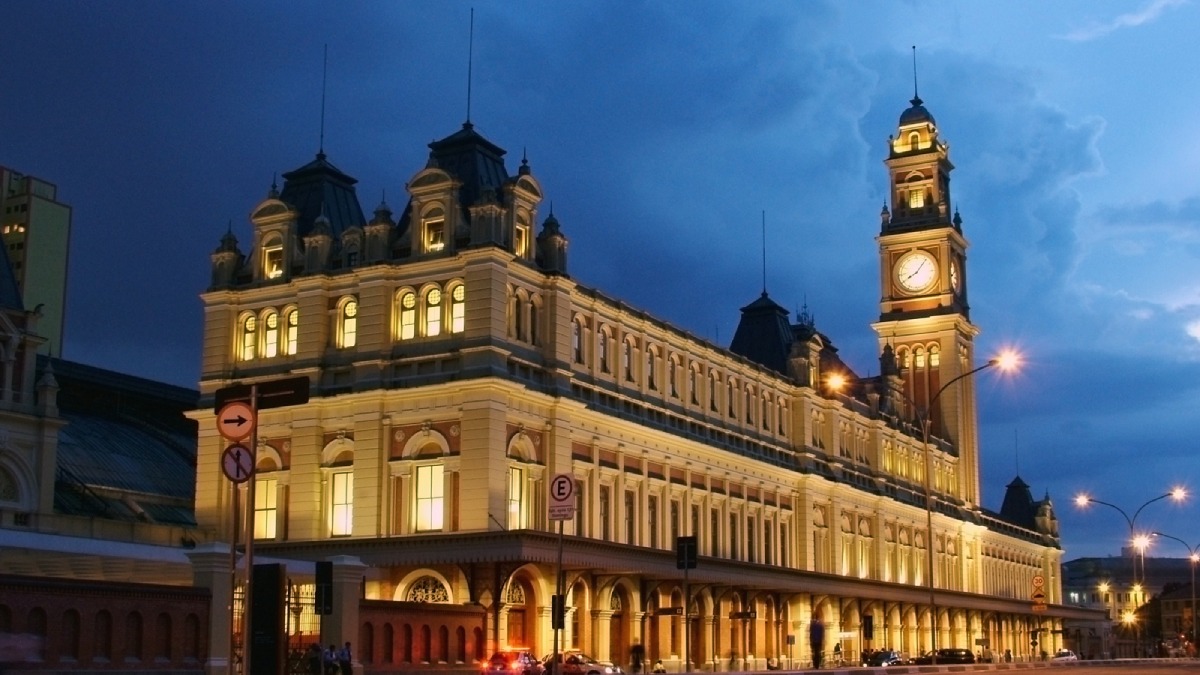 Localizada no bairro Bom Retiro, na Região Central da cidade, a estação é um destino obrigatório tanto para moradores quanto para turistas. Foto: Wikimedia Commons
