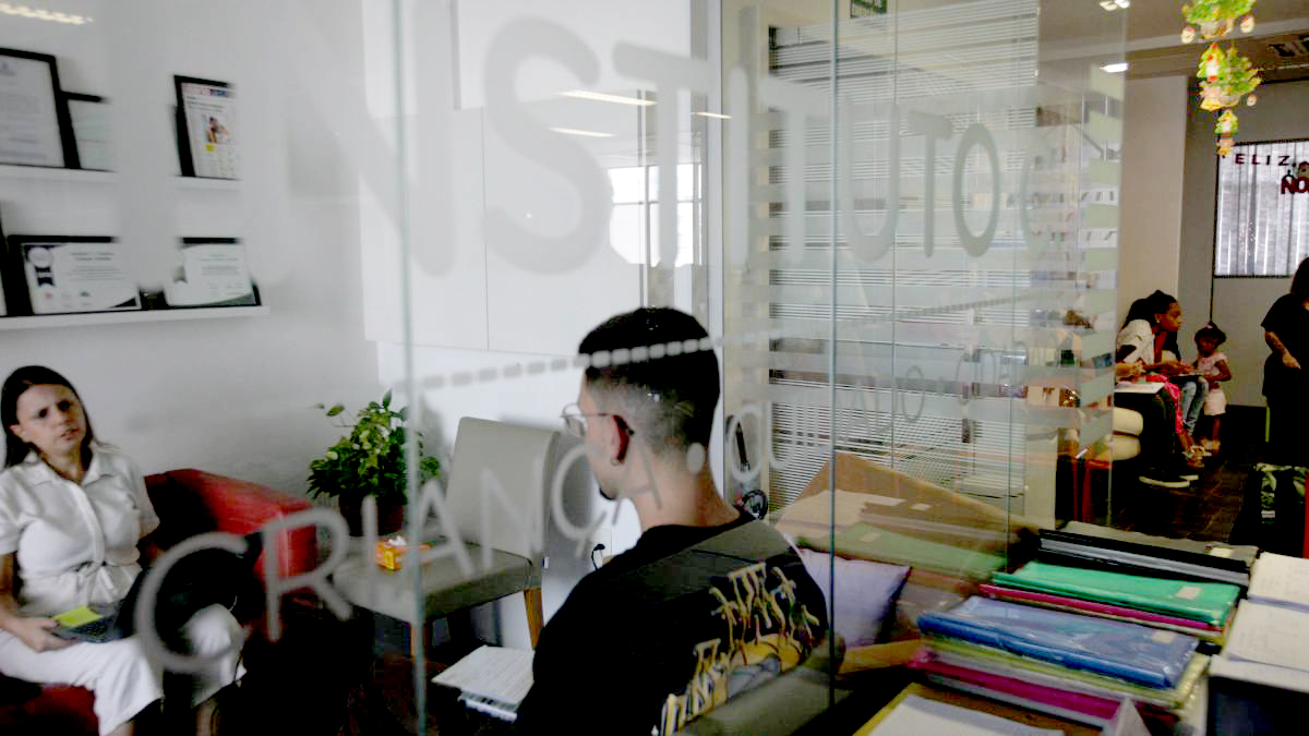 Com foco no apoio a crianças e adolescentes diagnosticados com condições de saúde ou que enfrentam desafios sociais e econômicos, a instituição oferece atendimentos essenciais nas áreas de psicologia, nutrição, pedagogia e assistência social. Foto: Thiago Neme/Gazeta S.Paulo