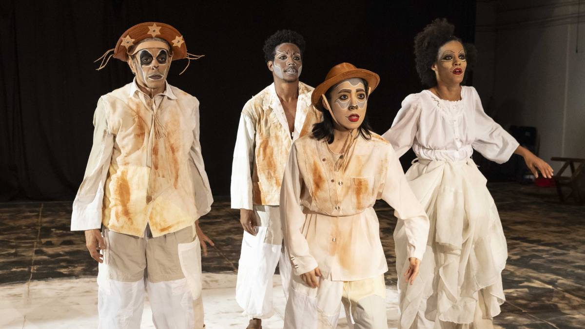 Sesc Vila Mariana, em São Paulo, é palco até domingo (15/12) do espetáculo 'Saudade na Miragem', com direção e dramaturgia do japonês Hiroshi Koike. Foto: João Caldas/Divulgação