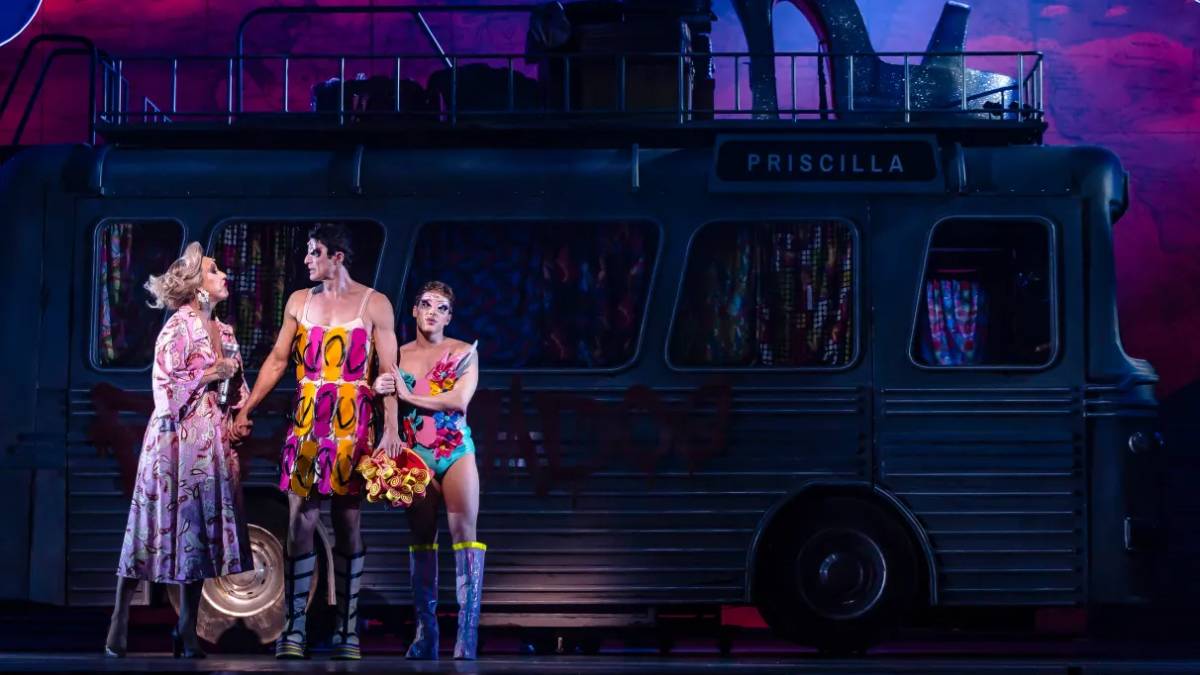 Premiado como 'Melhor Espetáculo por Voto Popular' na 11ª edição do Prêmio Bibi Ferreira, 'Priscilla, A Rainha do Deserto', baseado no filme clássico de 1994, retornou aos palcos 12 anos após a primeira montagem no Brasil. Foto: Caio Gallucci/Divulgação
