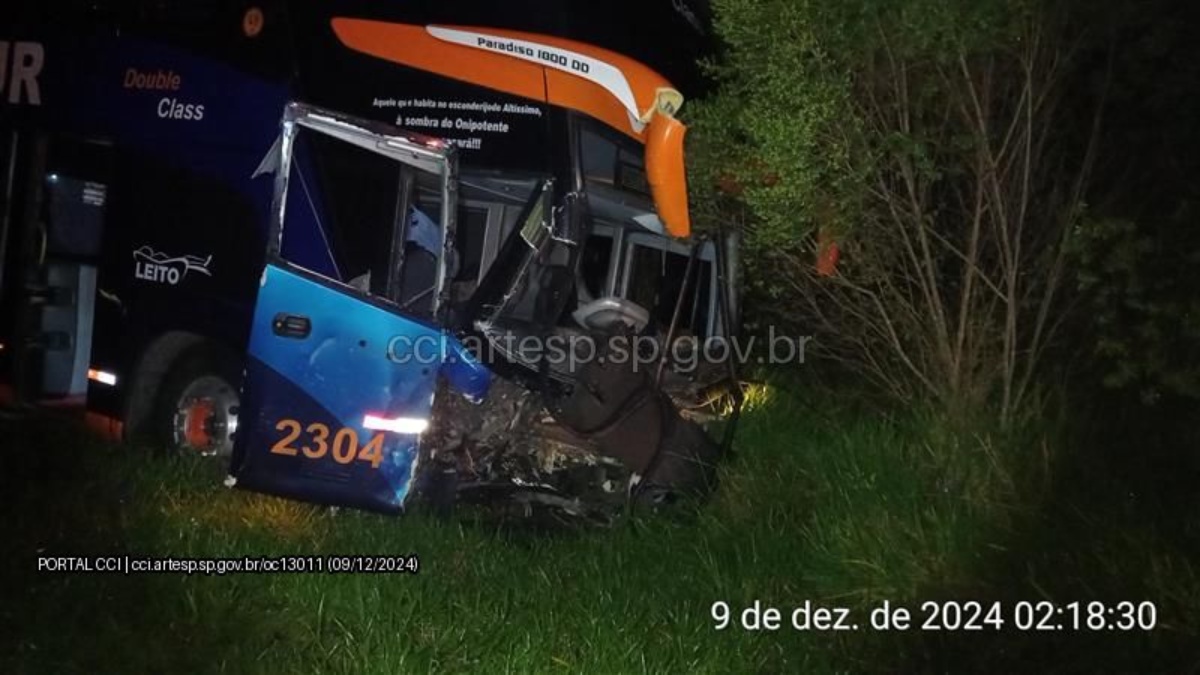 Apesar do susto, nenhum passageiro do ônibus ficou ferido. Divulgação/Artesp