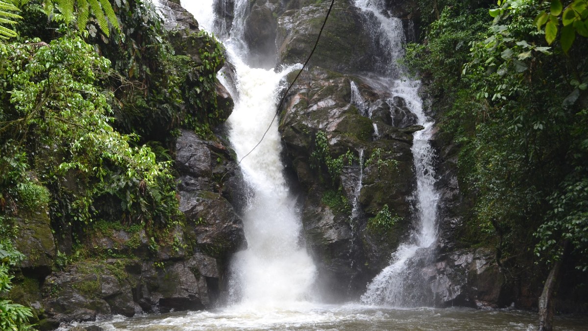 Se encontra em uma altitude que varia entre 920 e 1000 metros acima do nível do mar, Tapiraí tem clima subtropical temperado (com verões de dias quentes e noites amenas e invernos de frio rigoroso em 2000, os termômetros chegaram a marcar três graus negativos) - (Divulgação/Governo de SP)
