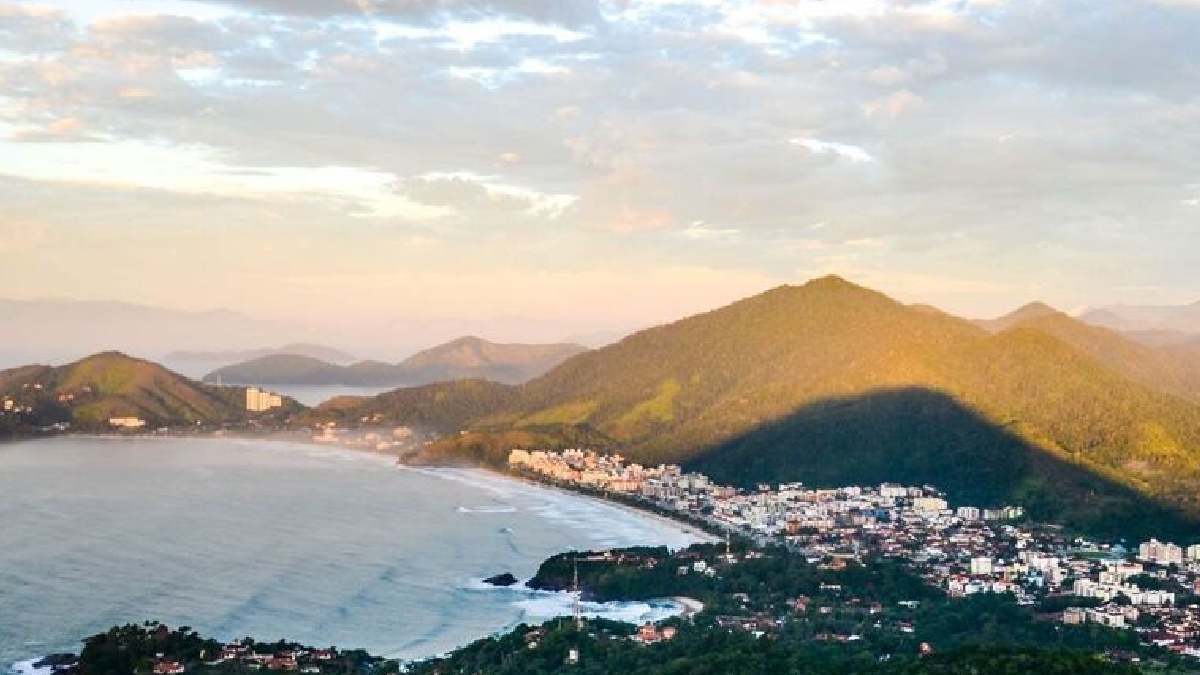 Quarta colocada do ranking, a cidade de Ubatuba apresentou nos primeiros três meses de 2024 altos índices que a colocaram como a mais perigosa do litoral norte neste intervalo. O município possui quase de 100 mil habitantes e registrou, entre janeiro e março de 2024, cinco homicídios, duas tentativas de homicídio, 17 estupros, 85 roubos a mão armada e 363 furtos - (Divulgação/PMU)