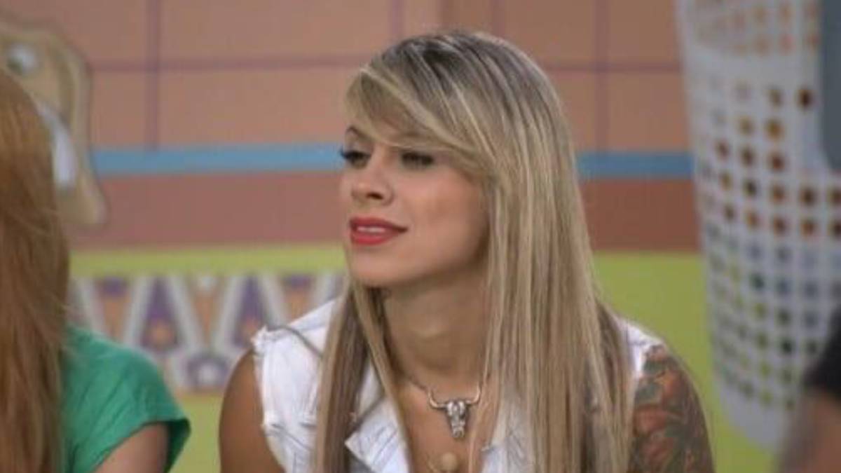 Vanessa superou Angela e Clara ao se tornar a vencedora da décima quarta edição do BBB, com 53% dos votos. Reprodução/TVGlobo