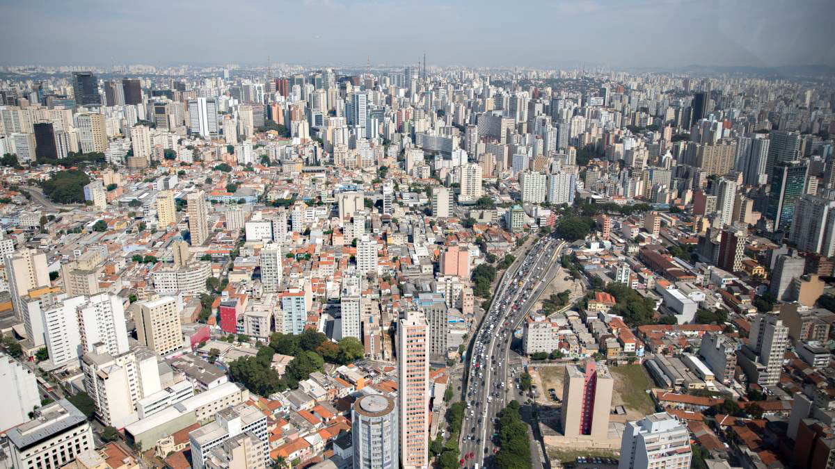 São Paulo se tornou padroeiro da cidade apenas em 2008, quando um pedido pessoal do cardeal-arcebispo de São Paulo, d. Odilo Scherer, foi enviado ao papa Bento XVI, solicitando a troca. Até então, a padroeira que, até então, Sant'Ana, a padroeira da terceira idade e protetora dos marceneiros - (Diogo Moreira/Governo de SP)